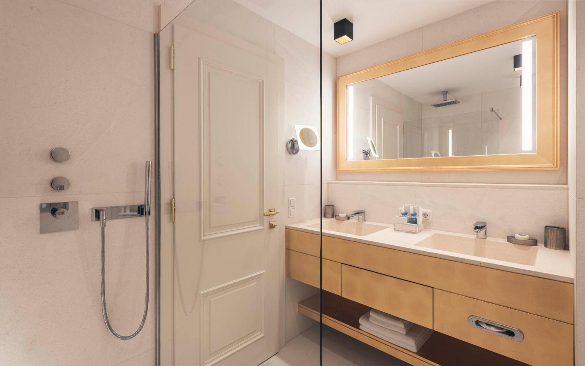 Schlosshotel Ischgl 5 Bilik gambar