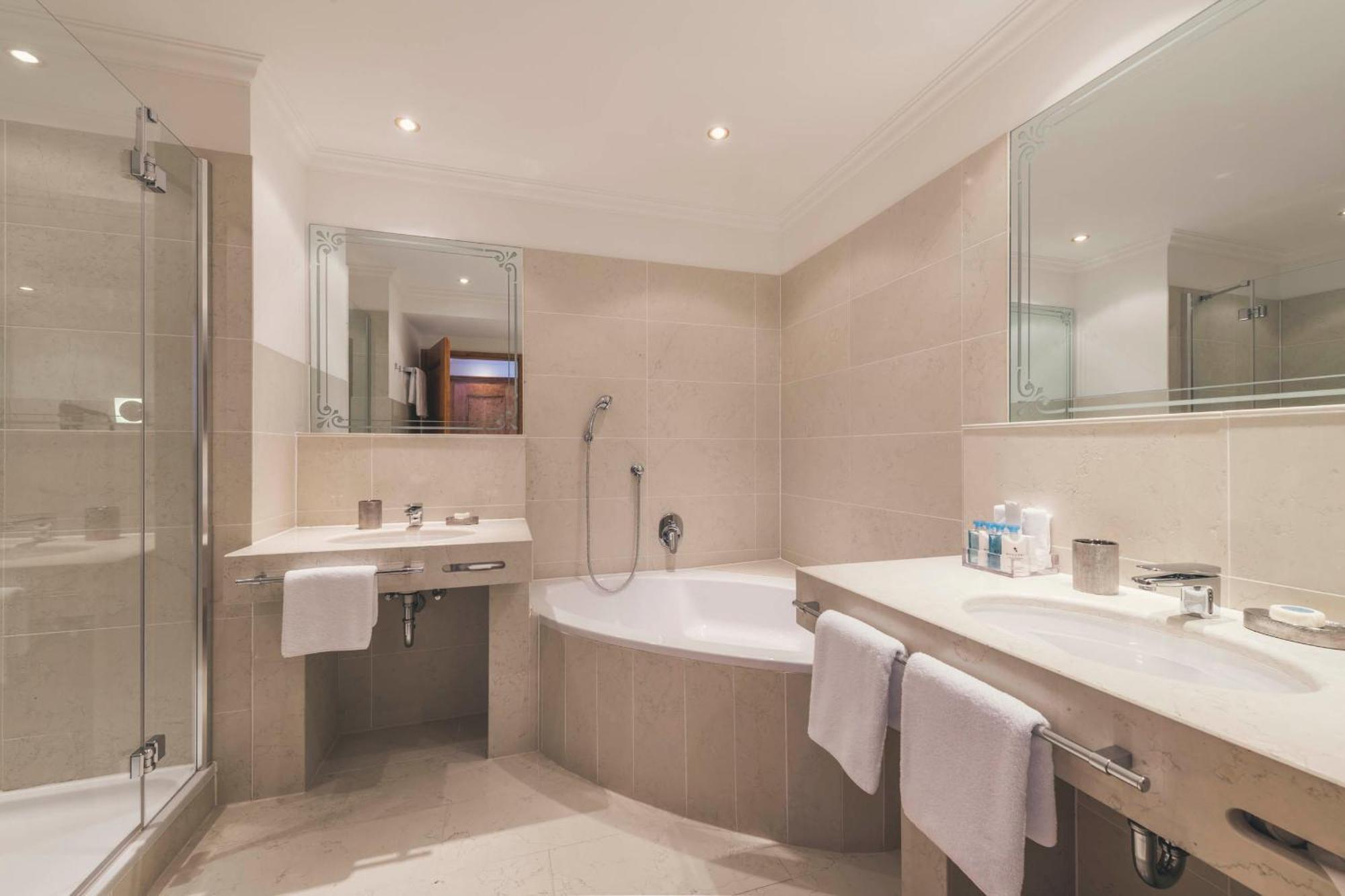 Schlosshotel Ischgl 5 Bilik gambar